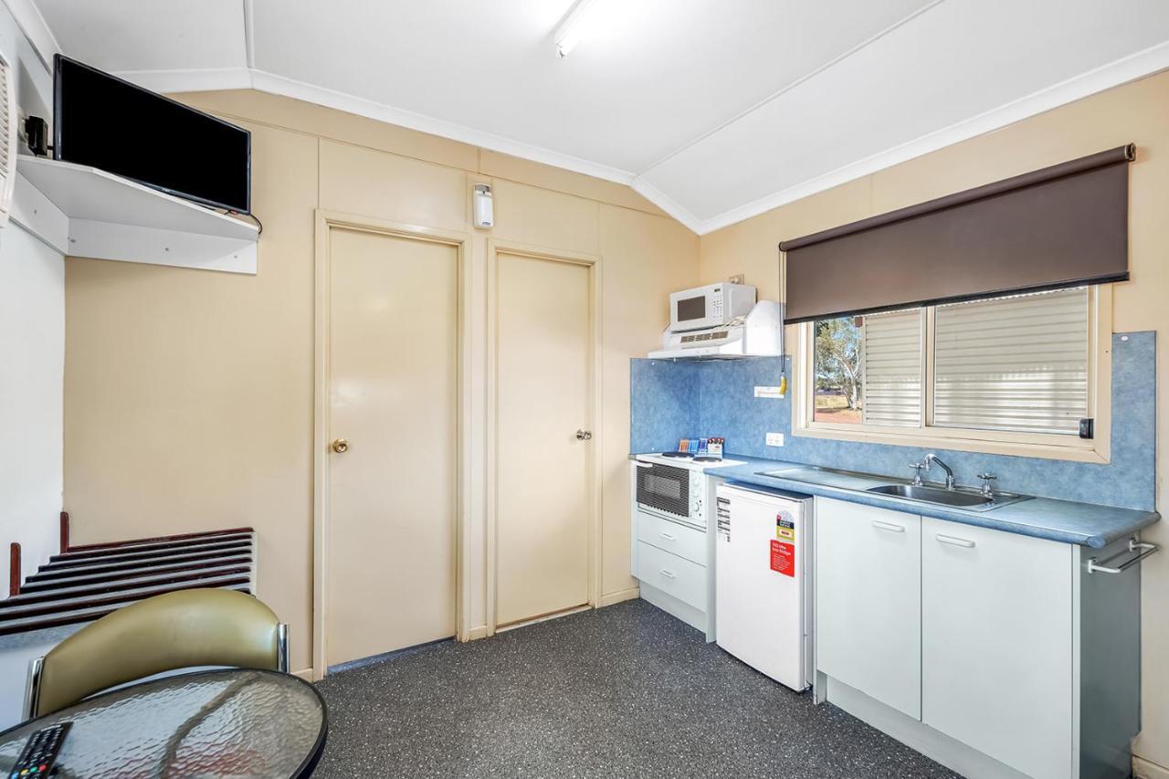 Outback Caravan Park Tennant Creek Exterior photo